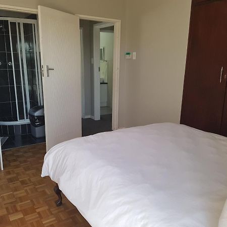 Tyday Accommodation Порт Елизабет Екстериор снимка