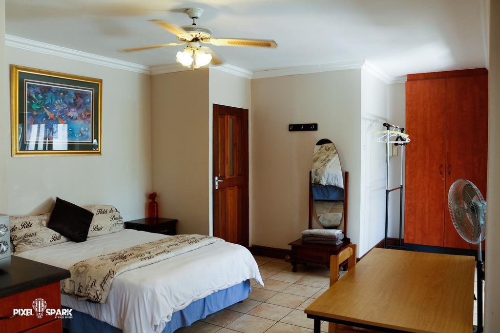 Tyday Accommodation Порт Елизабет Екстериор снимка