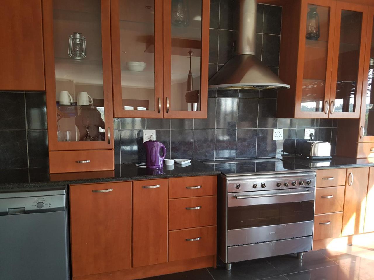 Tyday Accommodation Порт Елизабет Екстериор снимка